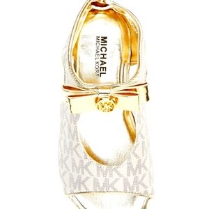 Michael Kors Girls' Tilly Dahnia 3 Bow Detail Logo Print San